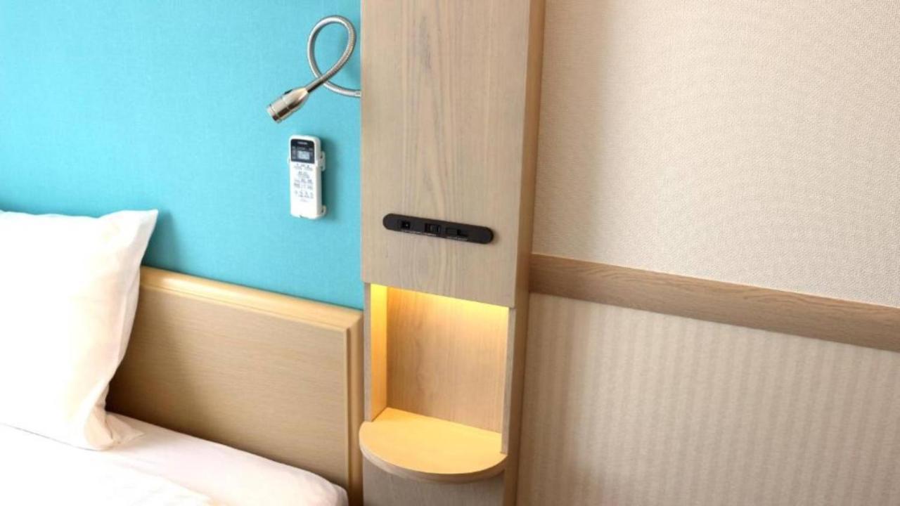 Toyoko Inn Yokohama Shiei-Chikatetsu Center Minami-Eki Exterior foto